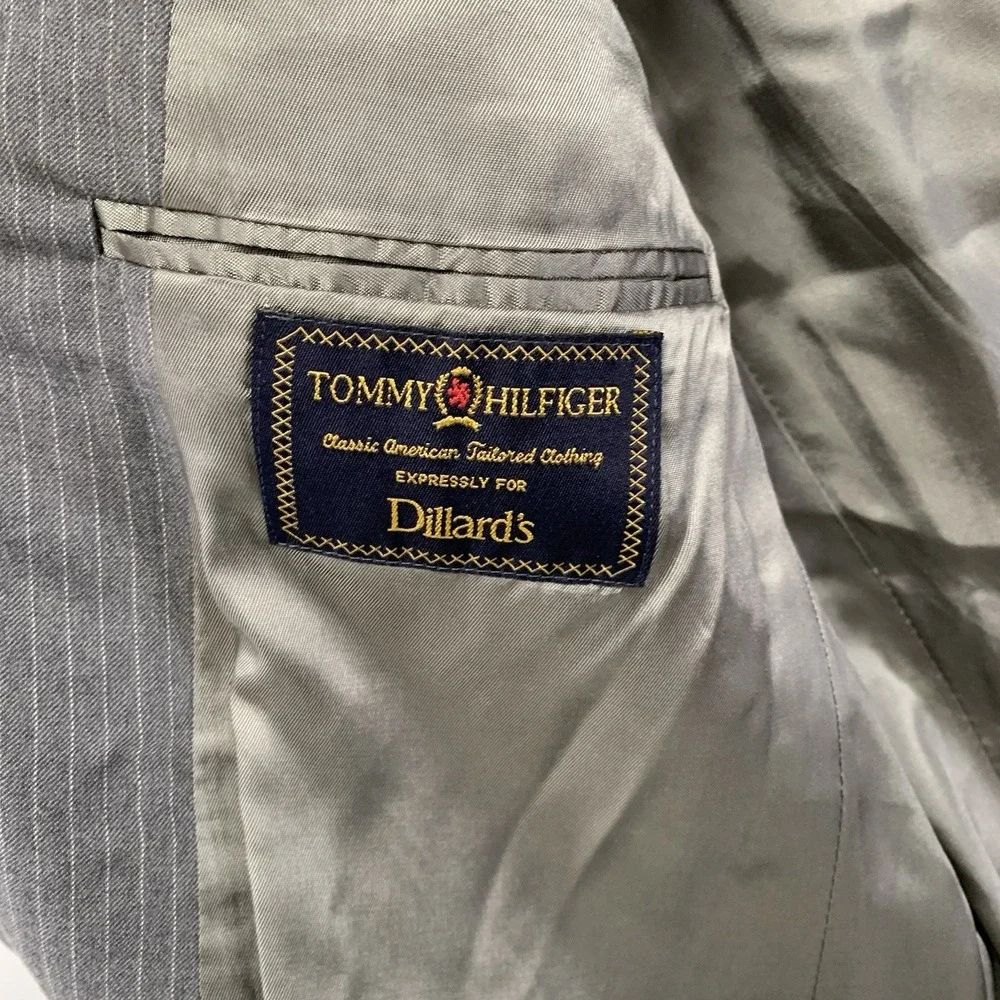 Tommy Hilfiger 2Pc Gray‎ Pinstripe Wool Suit Mens 41R / 34 x 30 Jacket Pants
